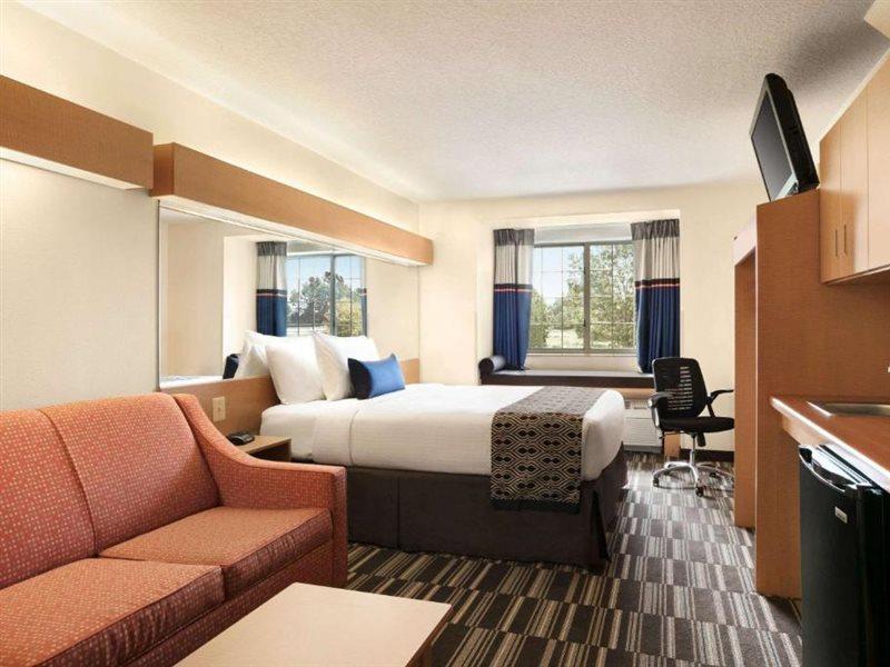 Hotel Microtel & By Wyndham