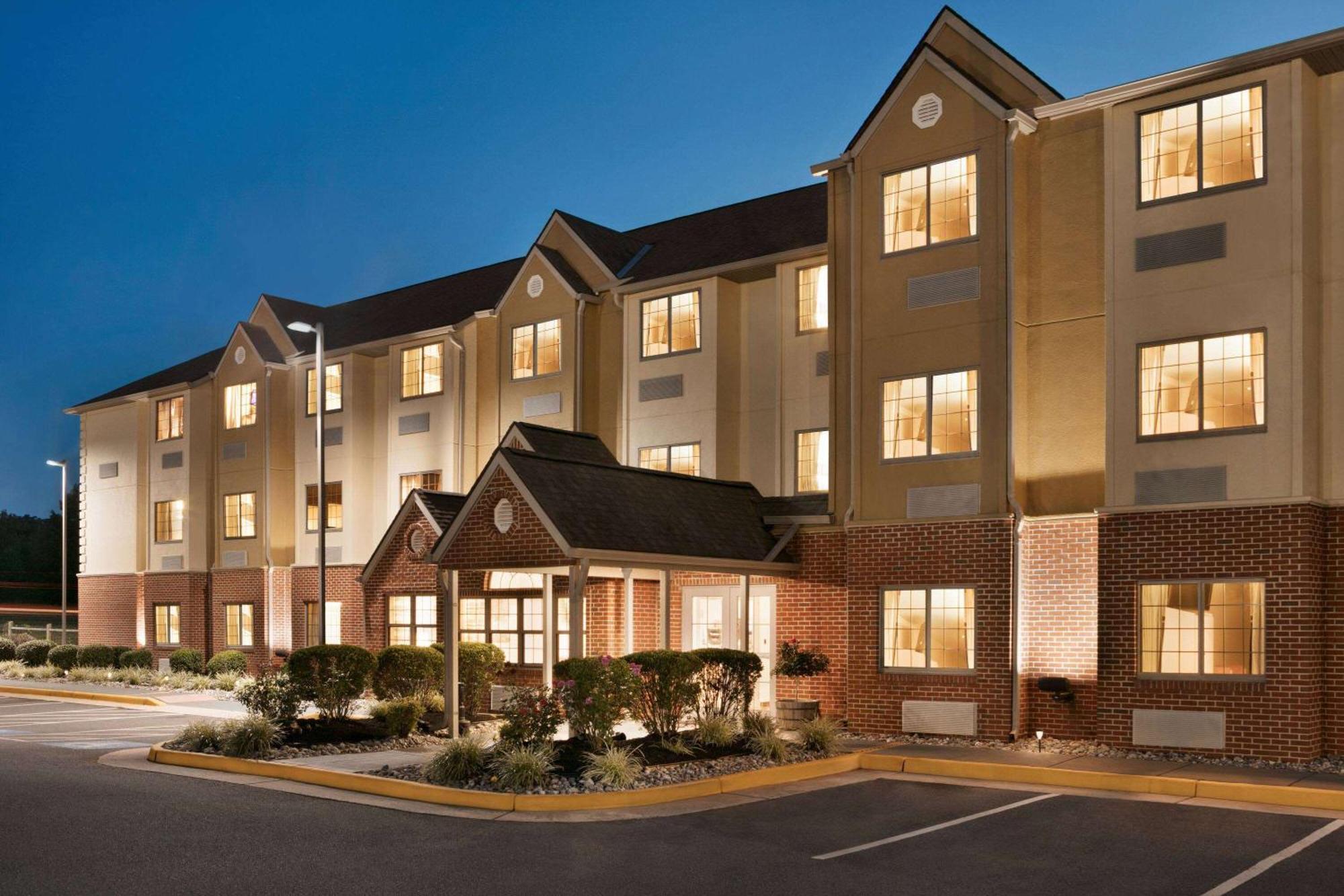 Hotel Microtel & By Wyndham 3*