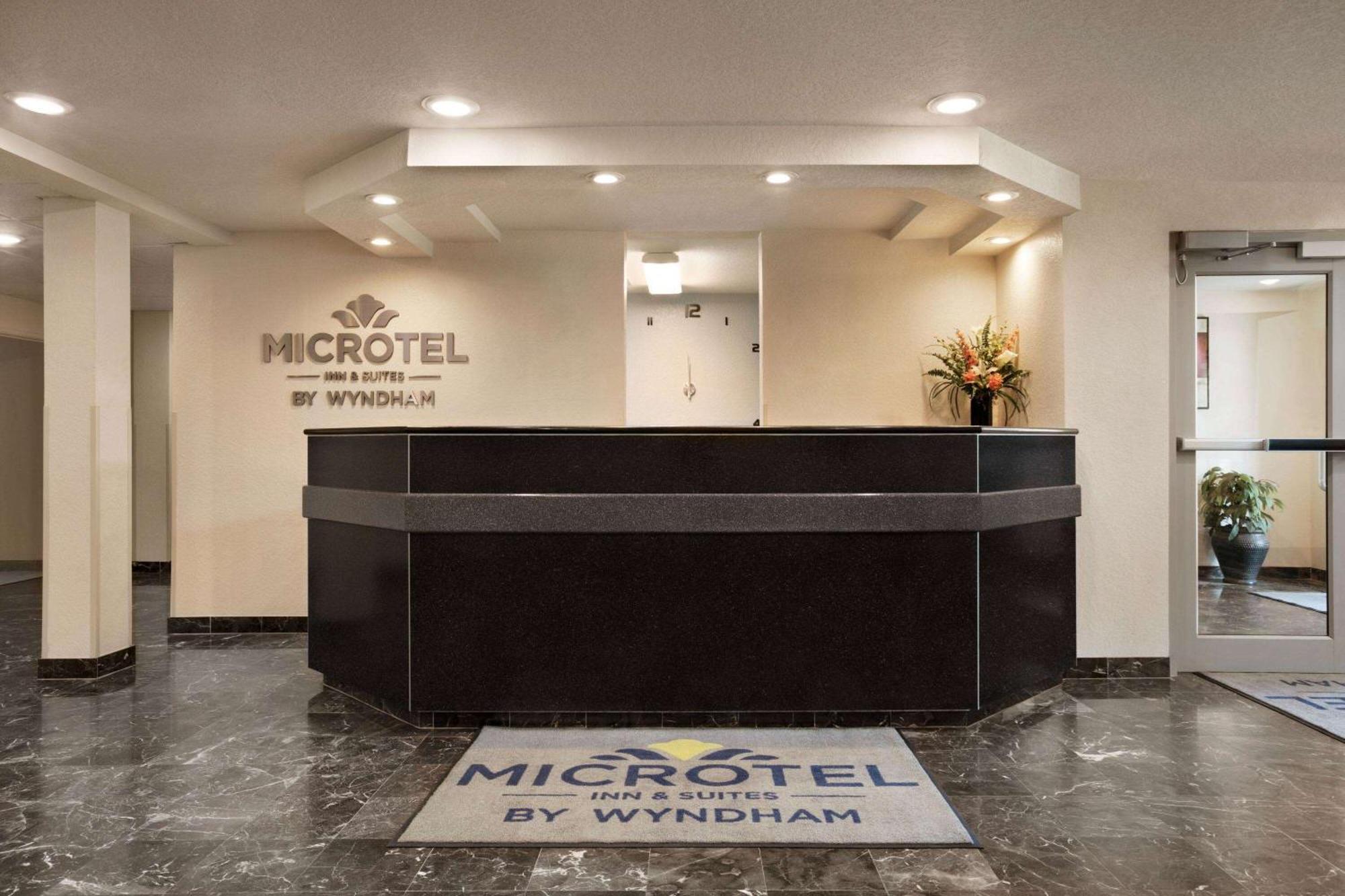 Hotel Microtel & By Wyndham 3*